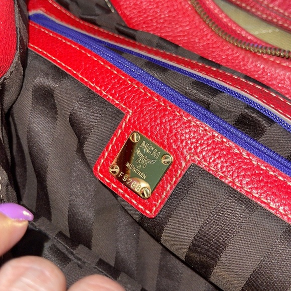 MCM preloved hobo shoulder bag great condition has some scratches on the hardwar - Picture 9 of 13